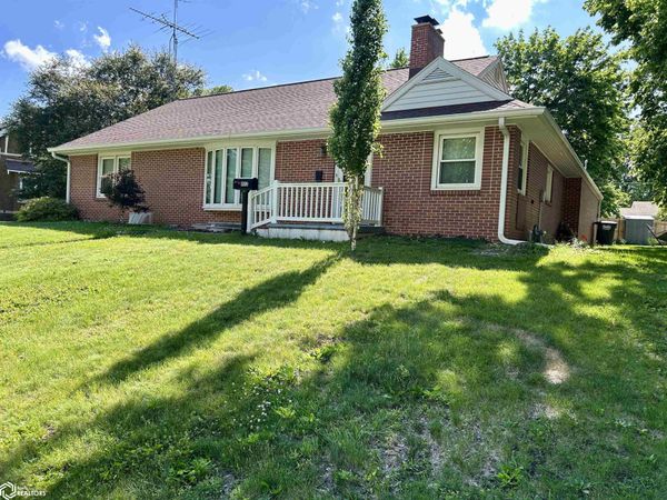 802 10Th Street, Eldora, IA 50627