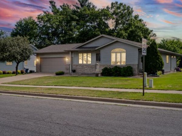 1124 EAST Ave N, Onalaska, WI 54650