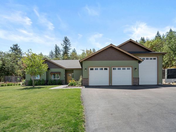125 McKenzie Ridge Road, Grants Pass, OR 97526