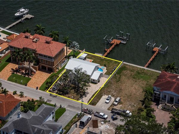 5812 MARINER STREET , TAMPA, FL 33609