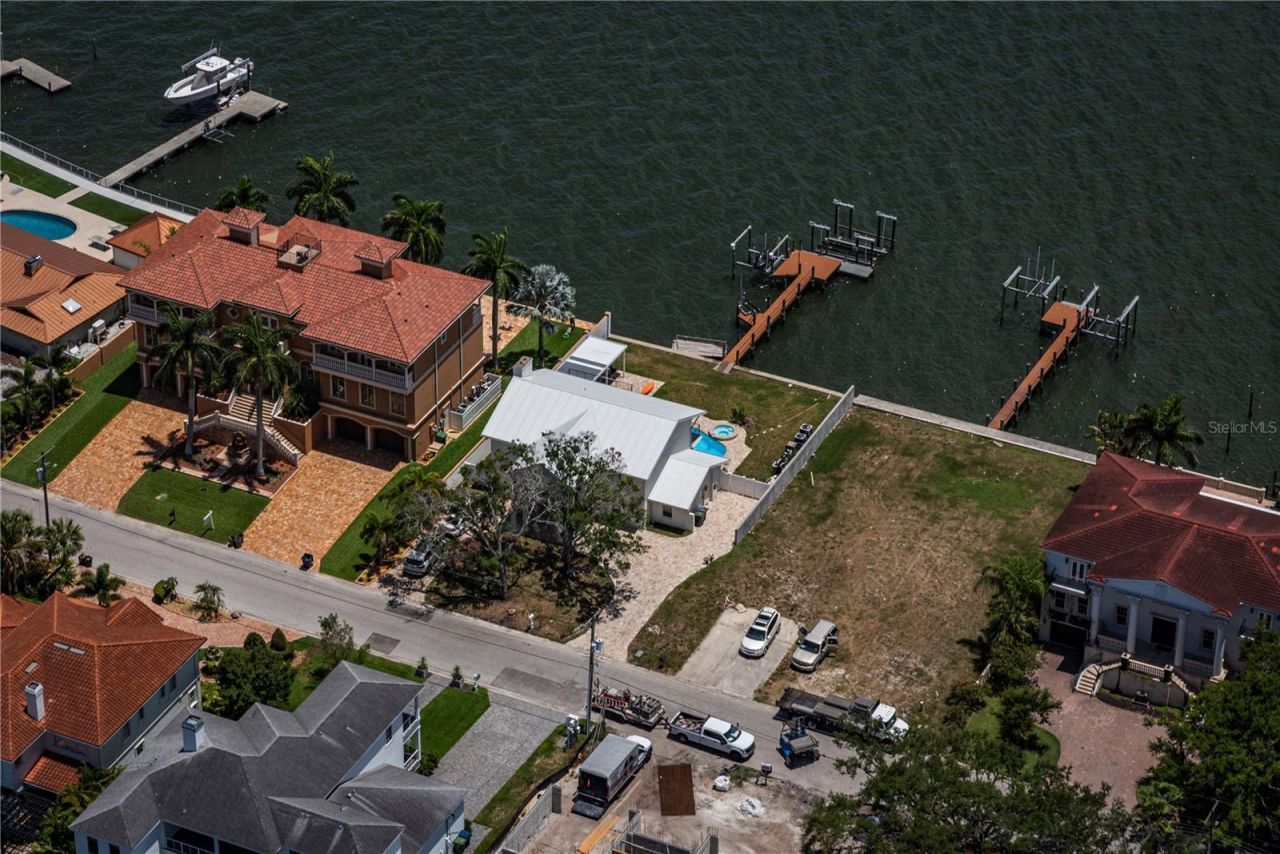 5812 Mariner Street , Tampa, FL 33609 Photo