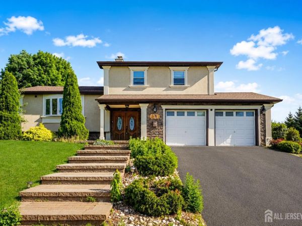 41 Fanwood Drive, Sayreville, NJ 08872