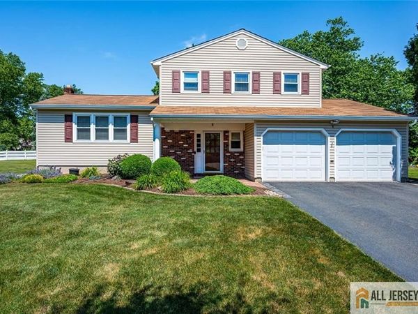 4 Barbara Street, Kendall Park, NJ 08824