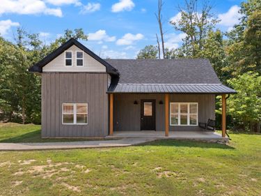 19838 Highway 2004 , McKee, KY 40447