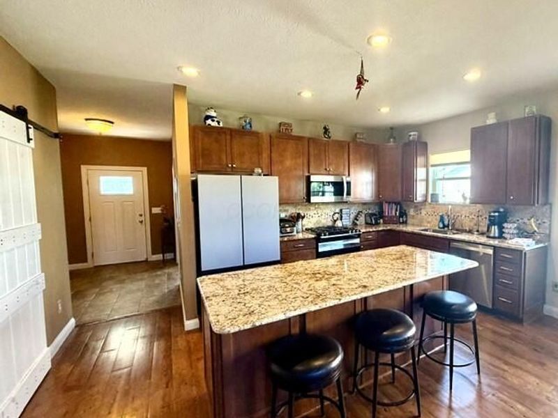945 Farmington Lane , Delaware, OH 43015 Photo 6