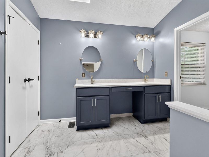 5988 Heather Glen Boulevard, Dublin, OH 43016 Photo 13