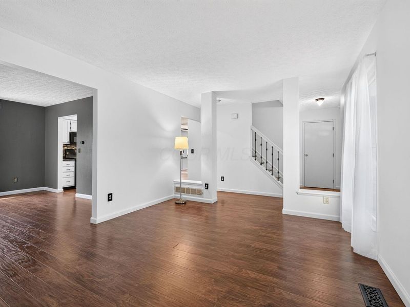5988 Heather Glen Boulevard, Dublin, OH 43016 Photo 4