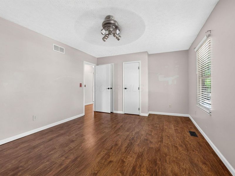 5988 Heather Glen Boulevard, Dublin, OH 43016 Photo 9