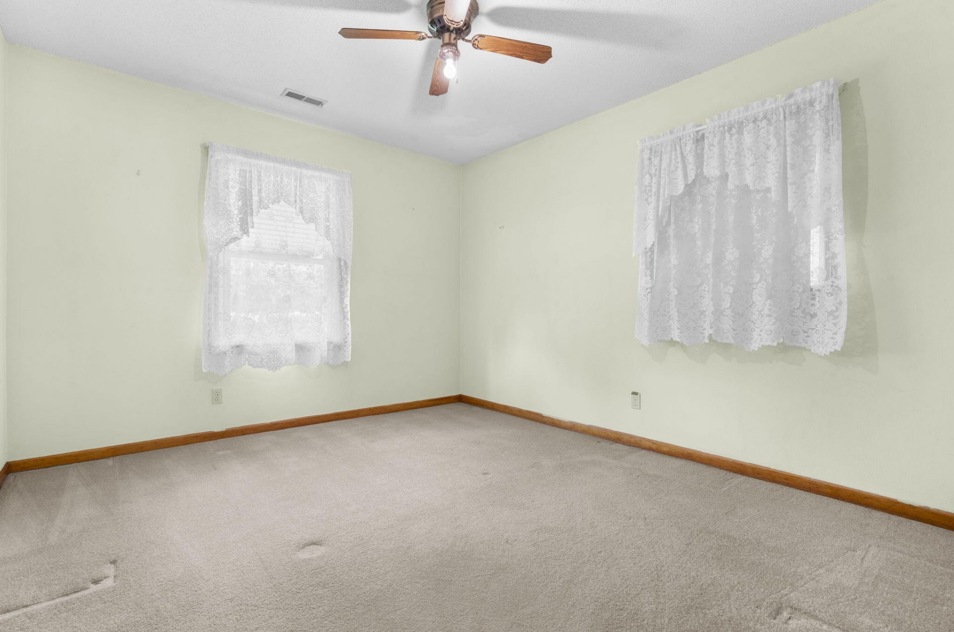 2 Elberton Avenue Photo 18
