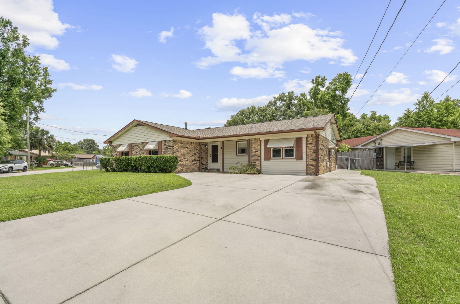 2 Elberton Avenue Photo 6