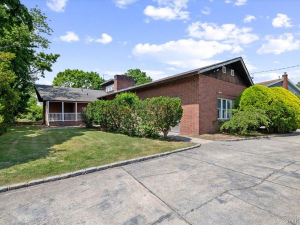 1026 W Broadway , Woodmere, NY 11598