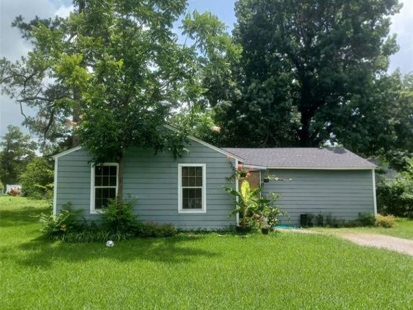 1309 S 5th Street, Bonham, TX 75418