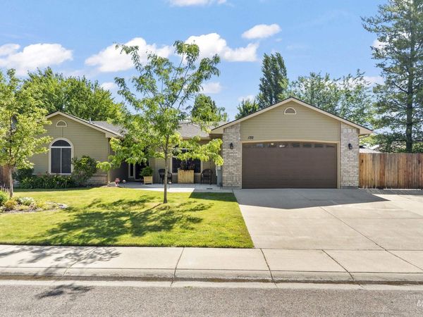1712 N Eagle Creek Way, Eagle, ID 83616