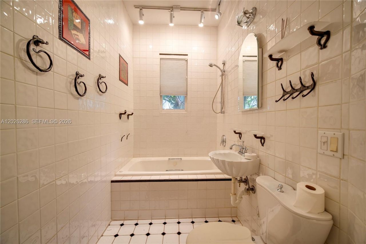 2980 Bird Ave, Miami, FL 33133 Photo