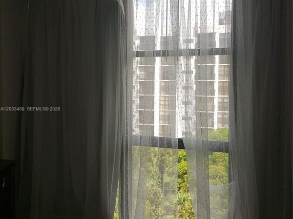 16919 N Bay Rd, Unit 608, Sunny Isles Beach, FL 33160