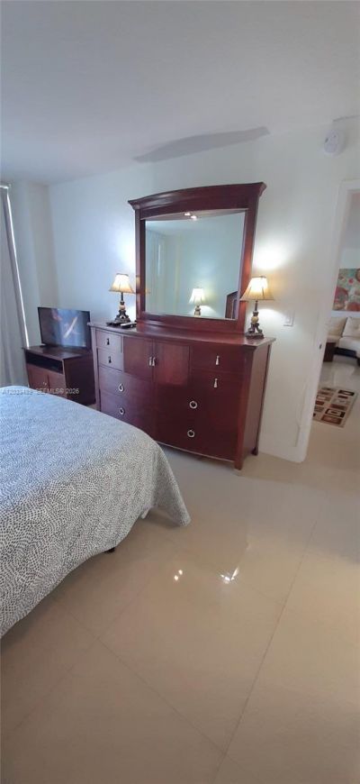 16919 N Bay Rd, Unit 608, Sunny Isles Beach, FL 33160 Photo