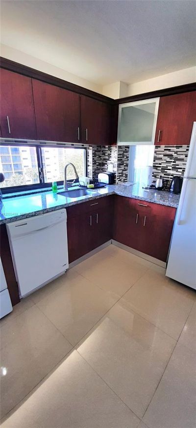 16919 N Bay Rd, Unit 608, Sunny Isles Beach, FL 33160 Photo