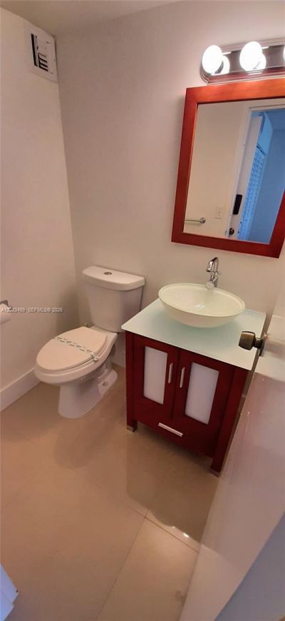 16919 N Bay Rd, Unit 608, Sunny Isles Beach, FL 33160 Photo