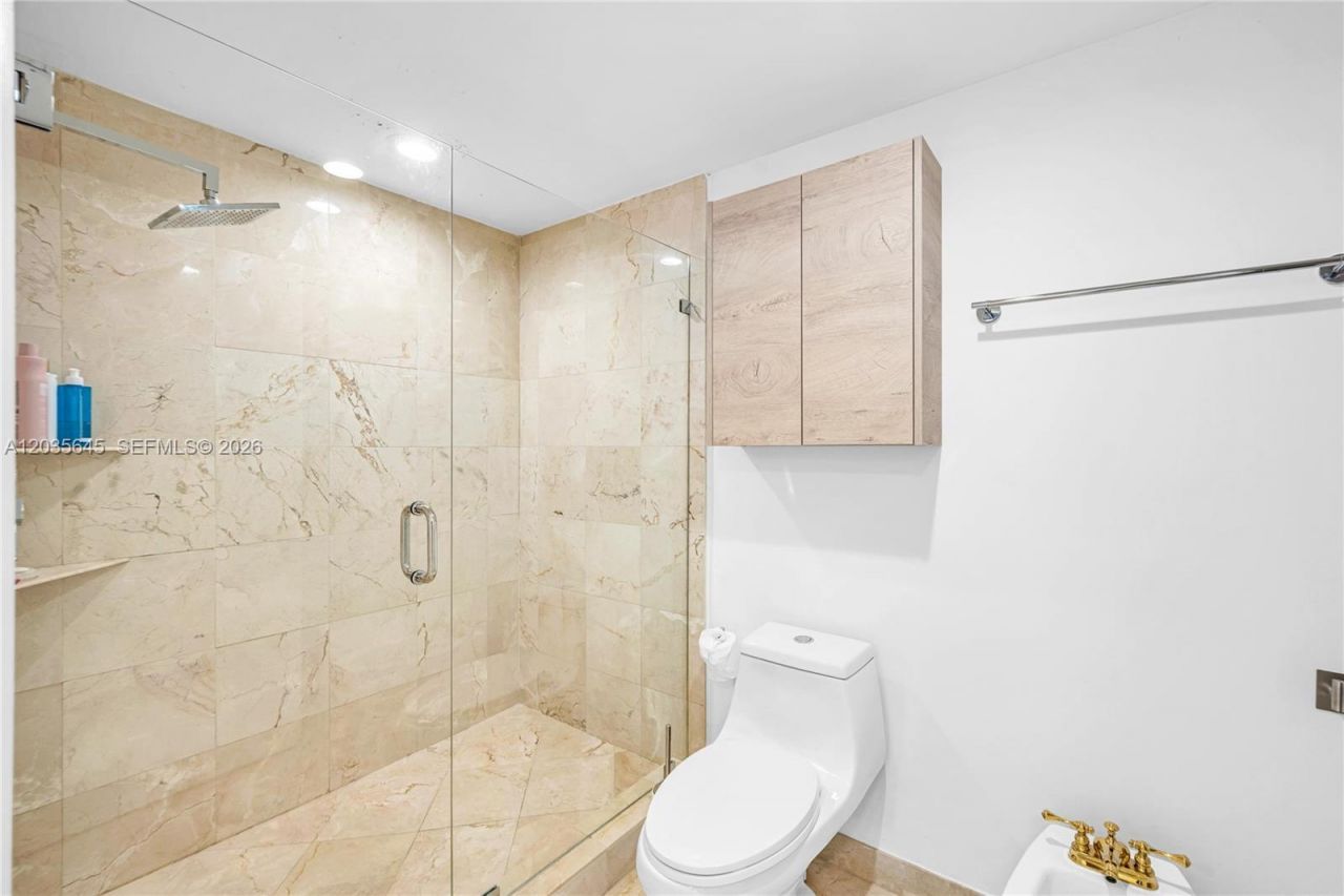 19333 Collins Ave, Unit 709, Sunny Isles Beach, FL 33160 Photo
