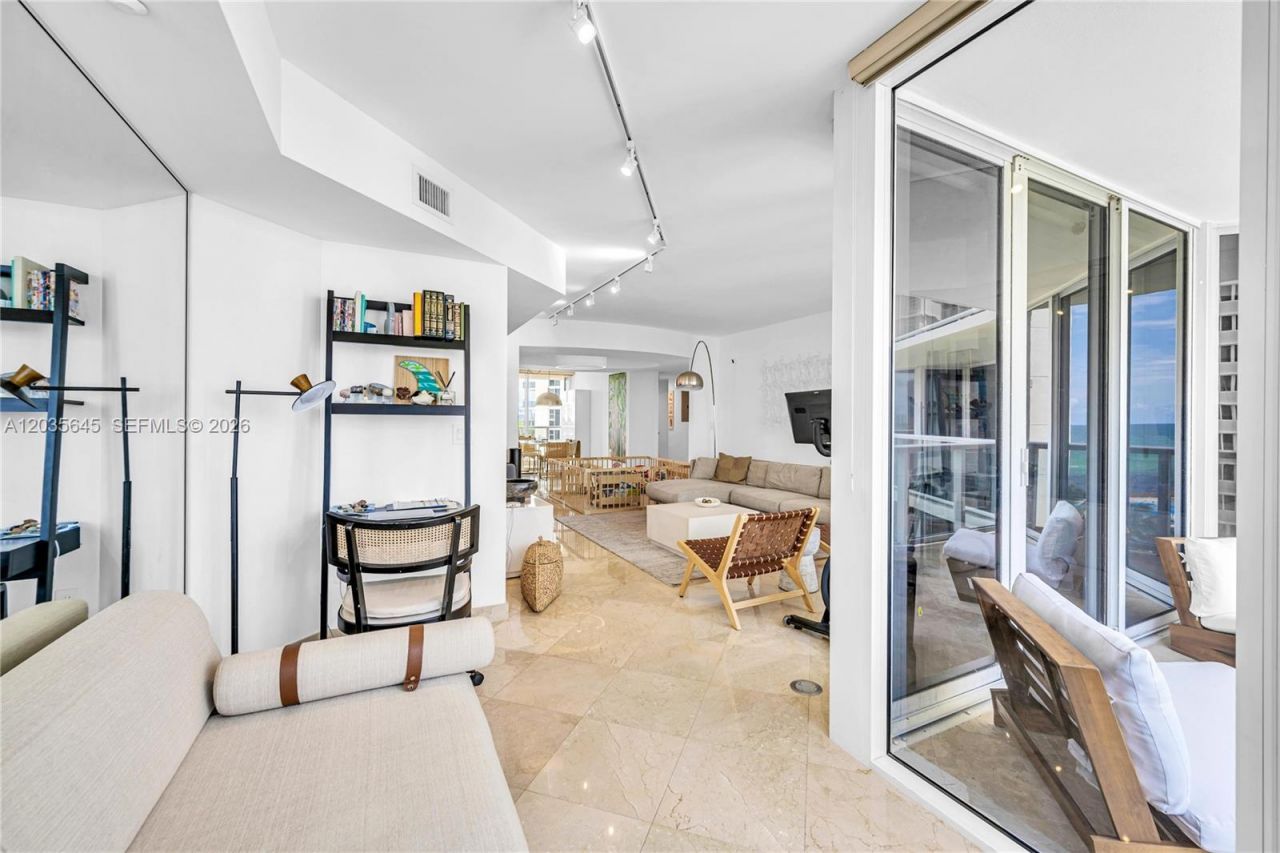 19333 Collins Ave, Unit 709, Sunny Isles Beach, FL 33160 Photo