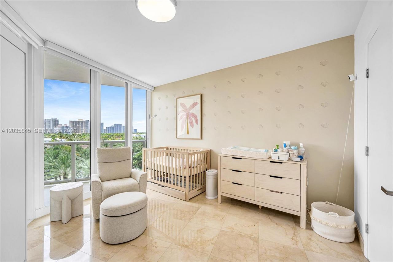 19333 Collins Ave, Unit 709, Sunny Isles Beach, FL 33160 Photo