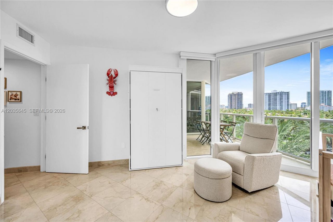 19333 Collins Ave, Unit 709, Sunny Isles Beach, FL 33160 Photo
