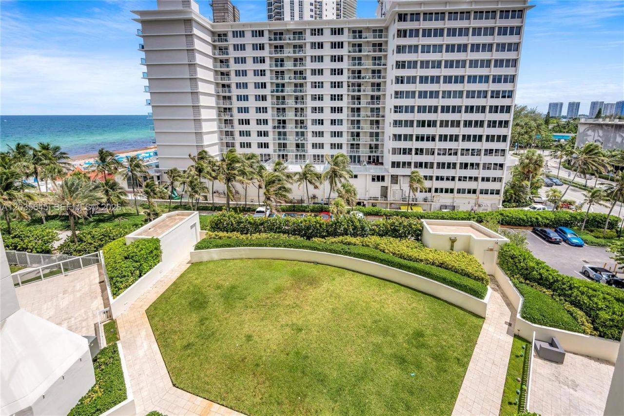19333 Collins Ave, Unit 709, Sunny Isles Beach, FL 33160 Photo