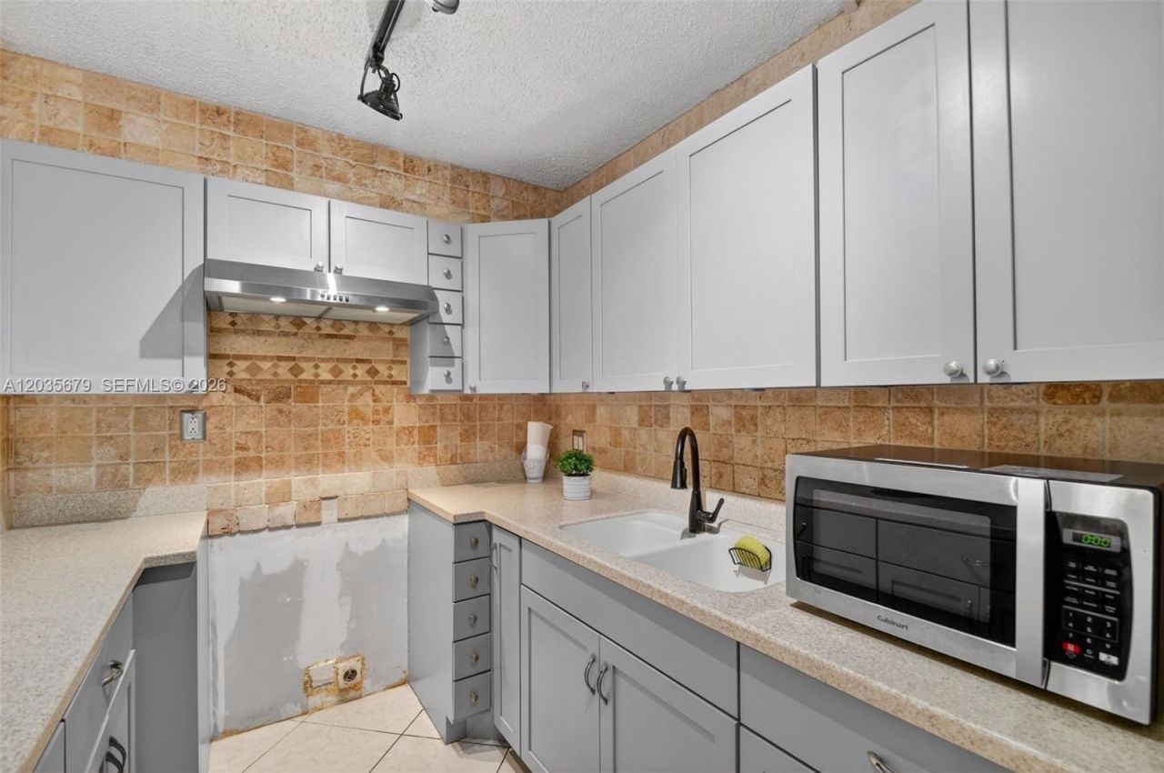 1534 Forest Lakes Cir , Unit A, West Palm Beach, FL 33406 Photo