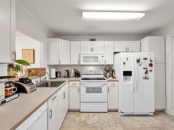 1020 Meridian Ave, Unit 715, Miami Beach, FL 33139