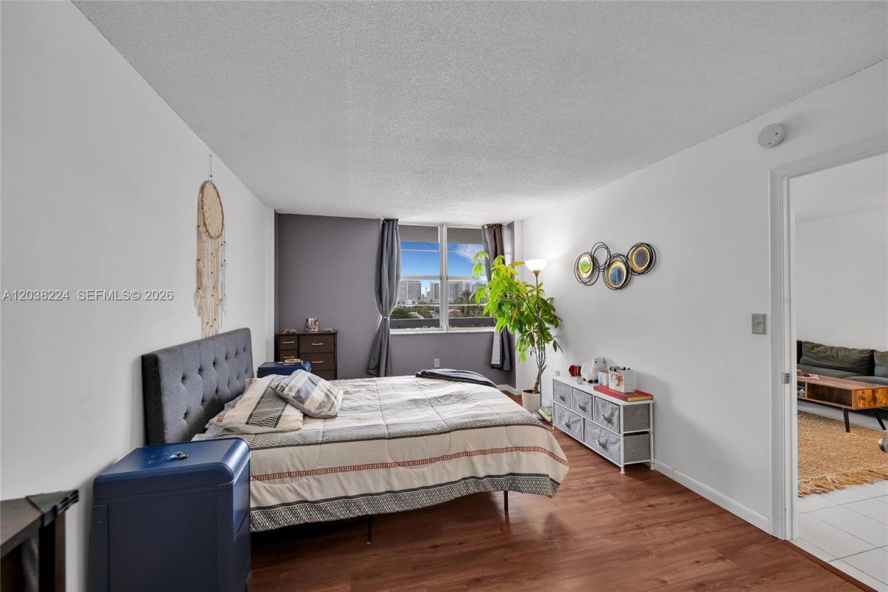 1020 Meridian Ave, Unit 715, Miami Beach, FL 33139 Photo