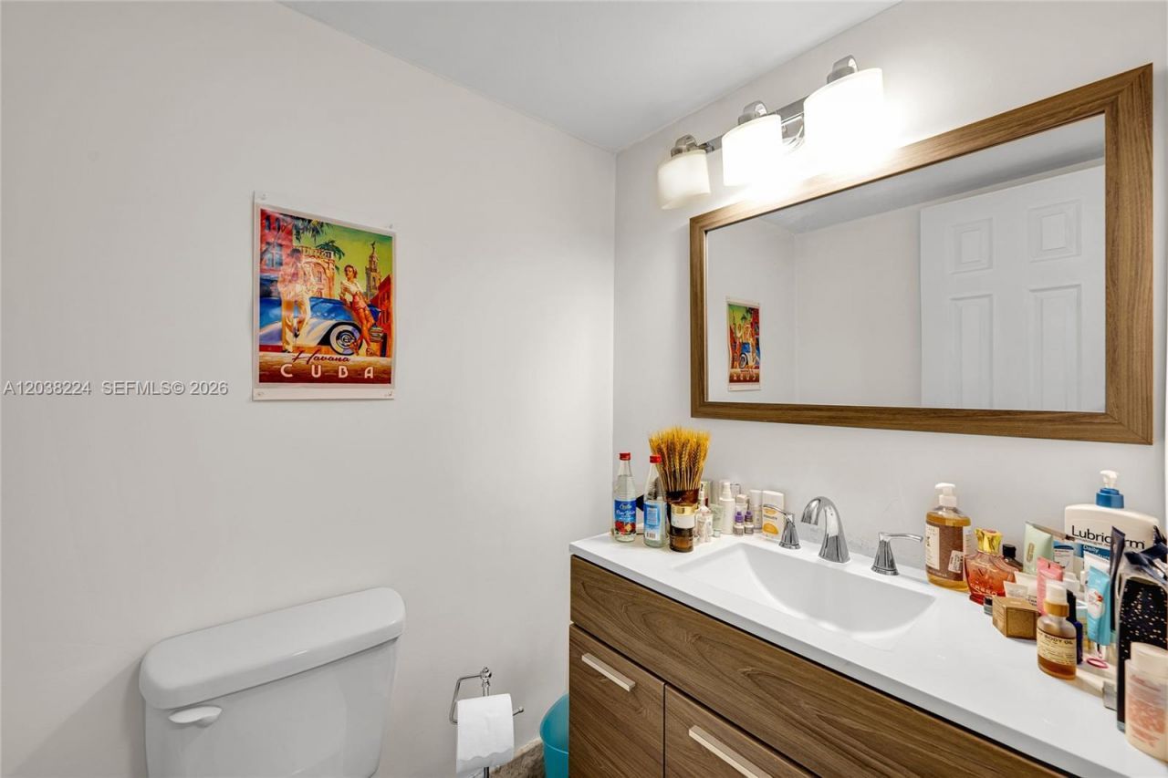 1020 Meridian Ave, Unit 715, Miami Beach, FL 33139 Photo