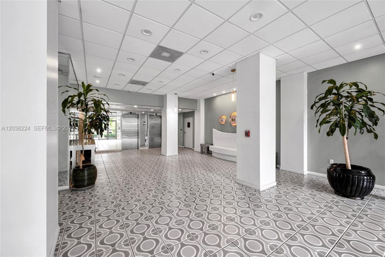 1020 Meridian Ave, Unit 715, Miami Beach, FL 33139 Photo