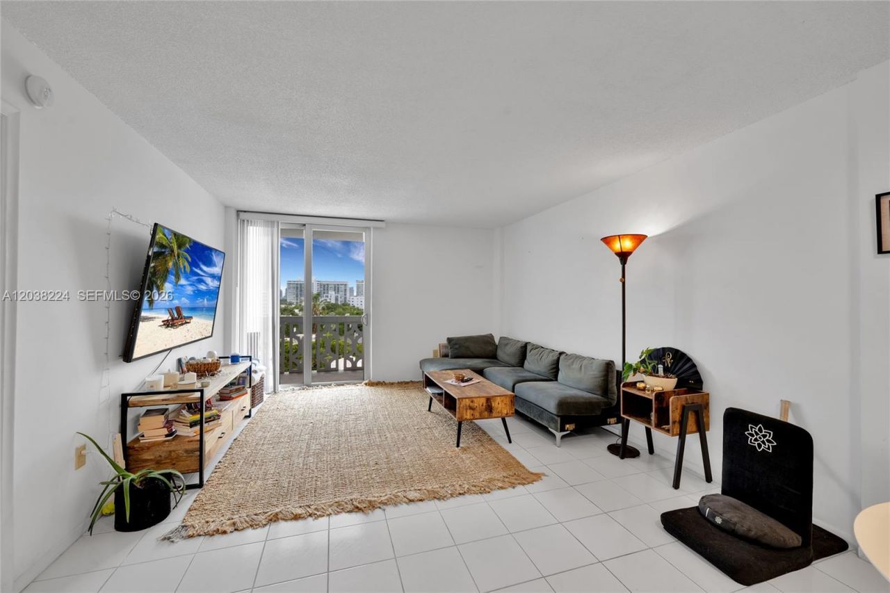 1020 Meridian Ave, Unit 715, Miami Beach, FL 33139 Photo