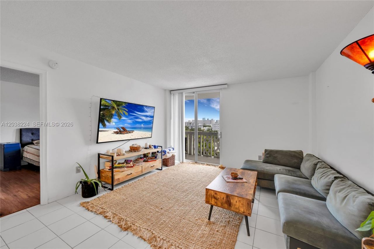 1020 Meridian Ave, Unit 715, Miami Beach, FL 33139 Photo