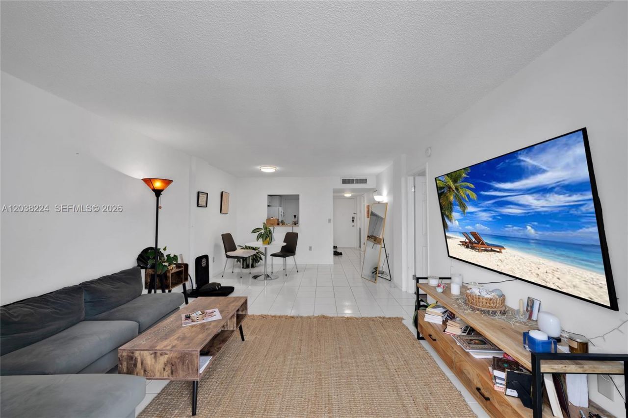 1020 Meridian Ave, Unit 715, Miami Beach, FL 33139 Photo