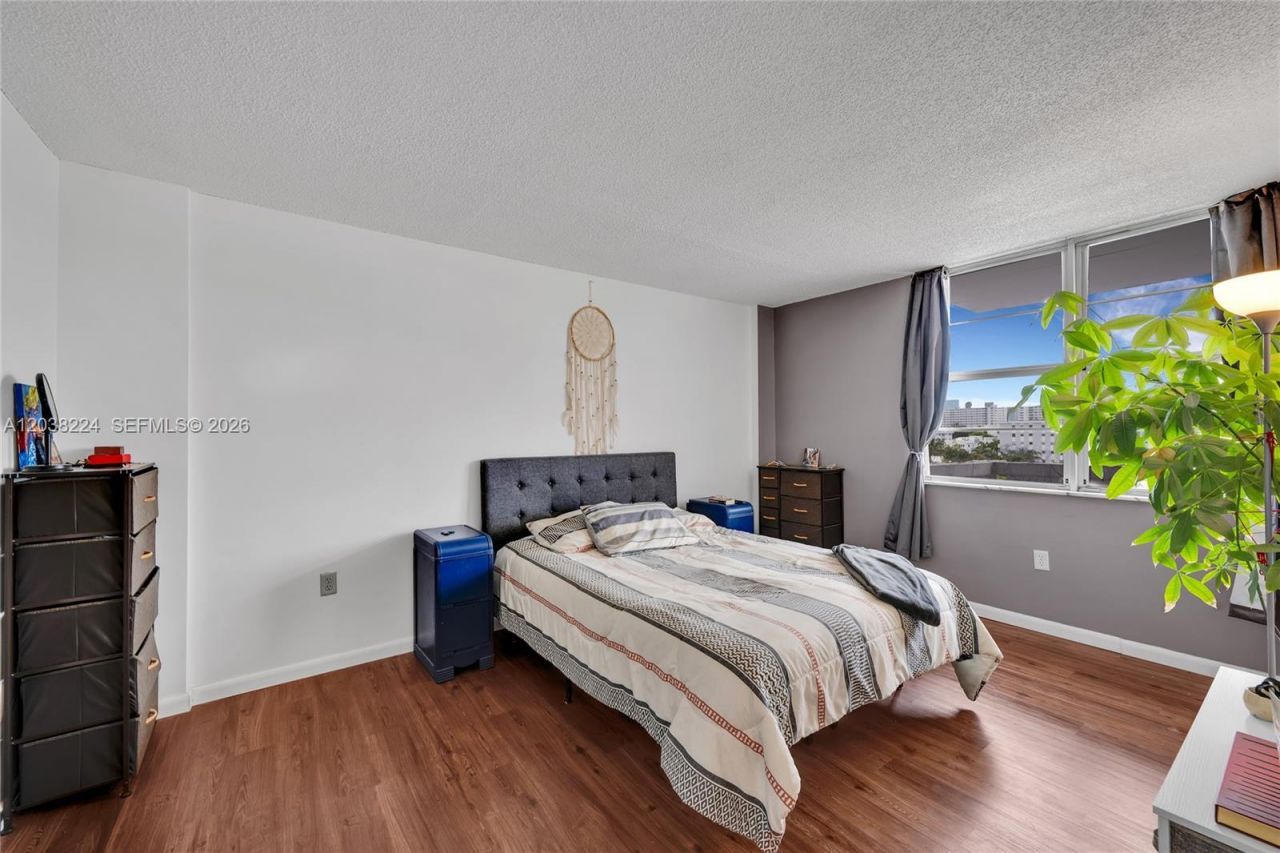 1020 Meridian Ave, Unit 715, Miami Beach, FL 33139 Photo