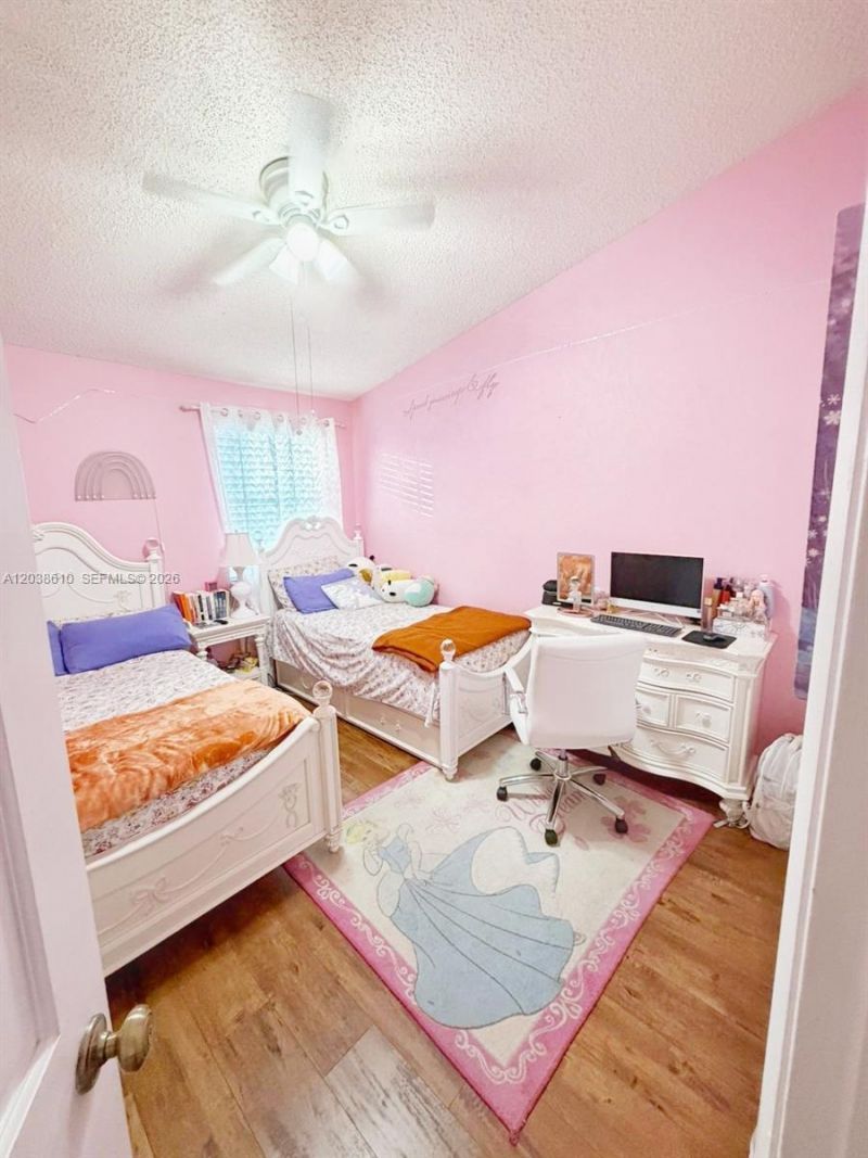 10877 NW 8th St , Pembroke Pines, FL 33026 Photo