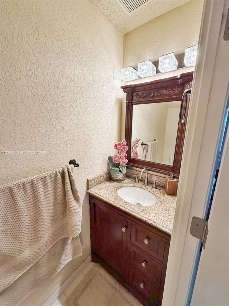 10877 NW 8th St , Pembroke Pines, FL 33026 Photo