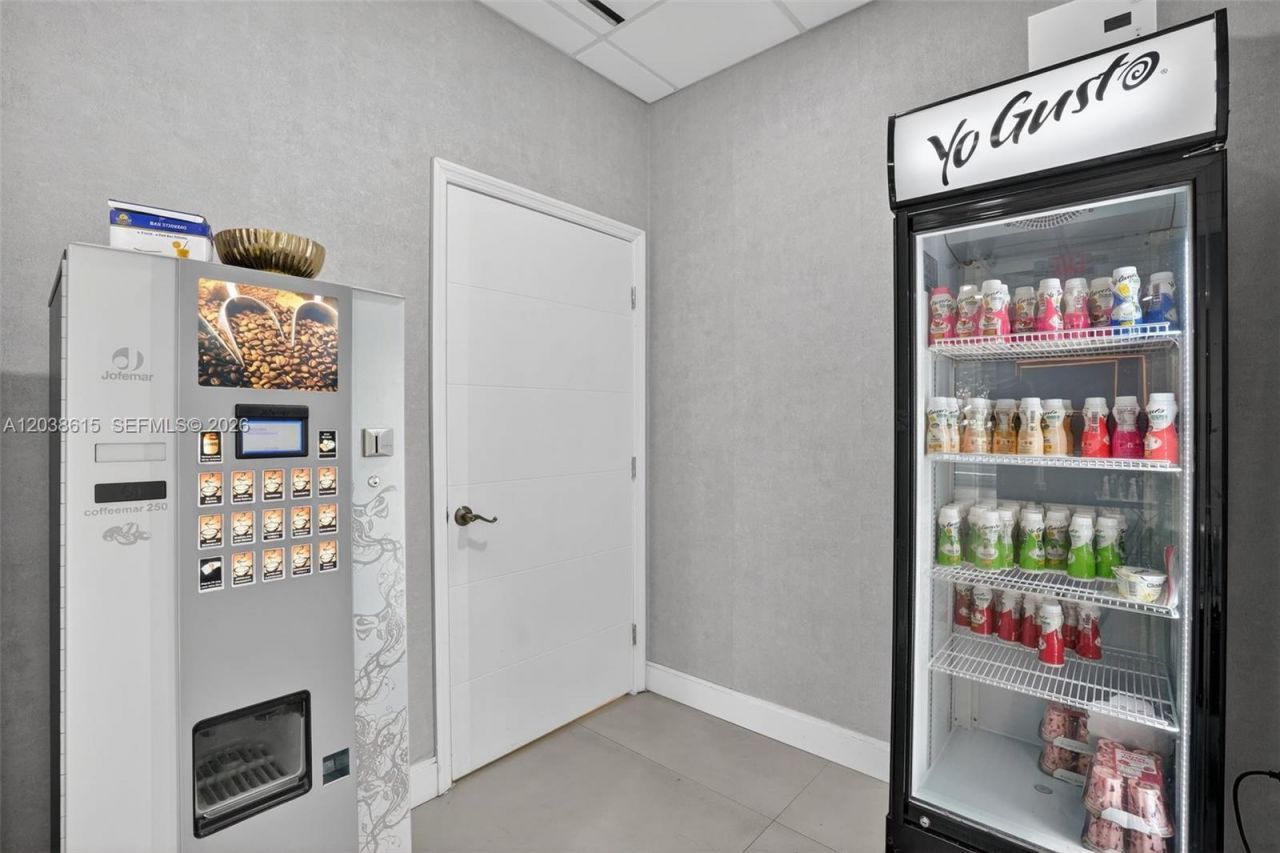Second Generation Beauty Salon For Lease In Hialea, Hialeah, FL 33015 Photo