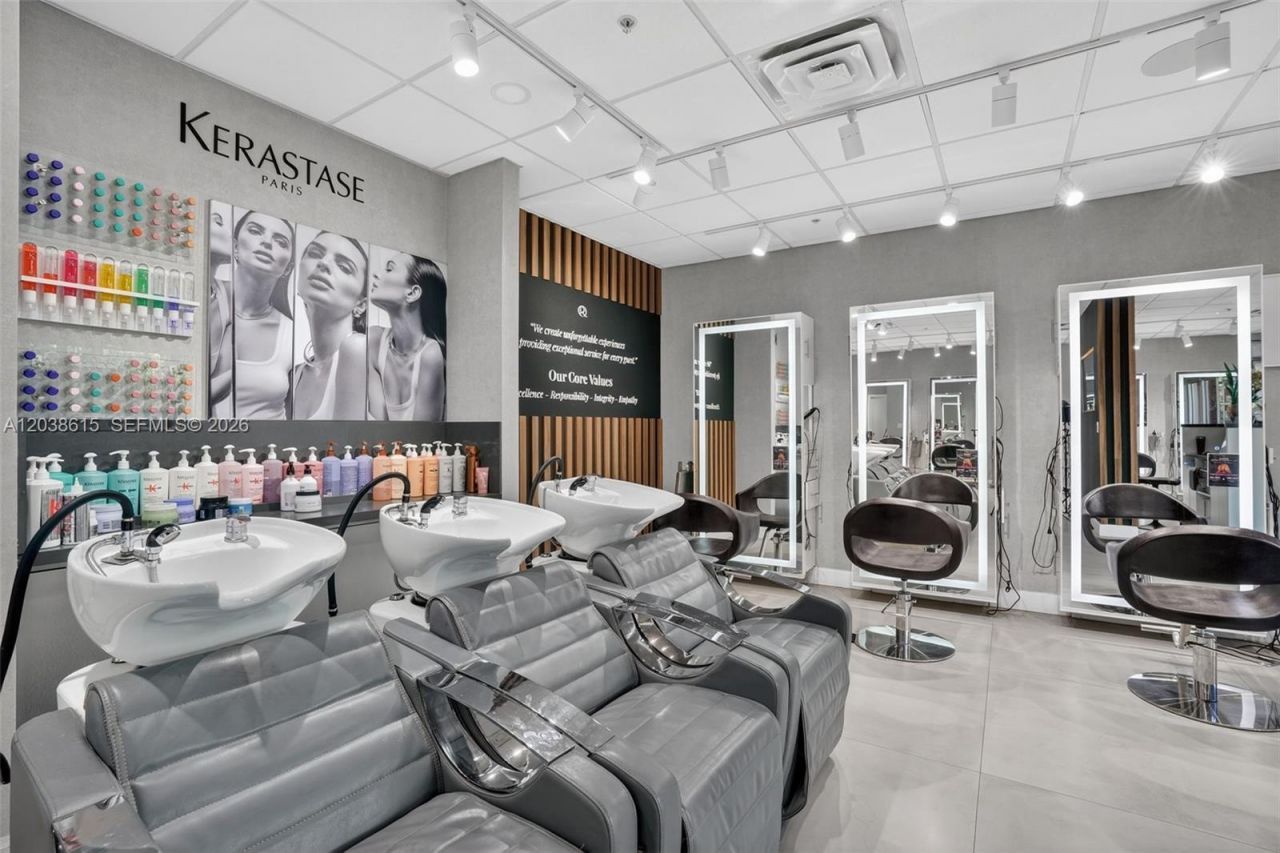 Second Generation Beauty Salon For Lease In Hialea, Hialeah, FL 33015 Photo