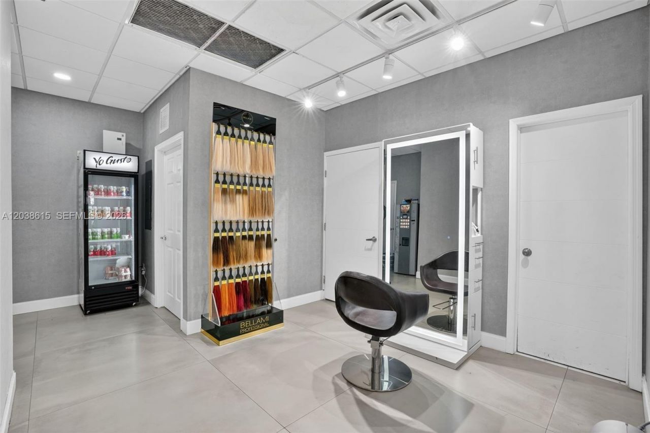 Second Generation Beauty Salon For Lease In Hialea, Hialeah, FL 33015 Photo