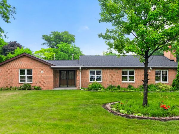 21 S ELMHURST Road , Prospect Heights, IL 60070