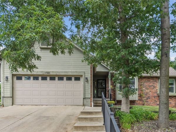 3740 Old Orchard Road NE, Cedar Rapids, IA 52402