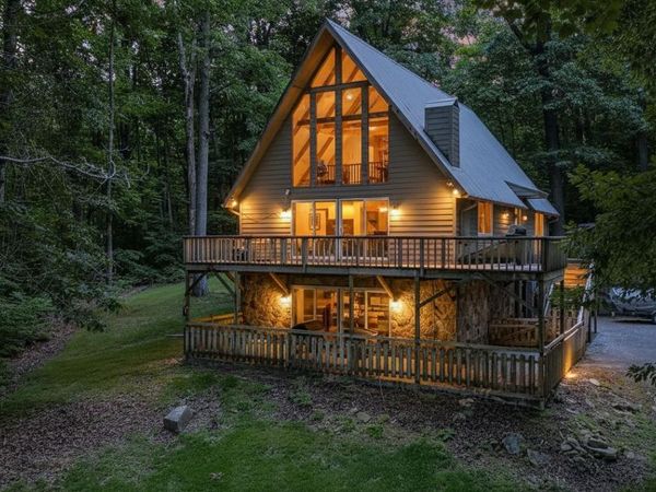 701 Cherokee Ridge Road , Pikeville, TN 37367