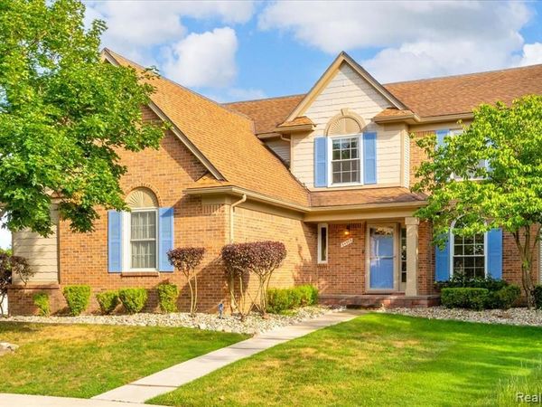 34903 Pennington Drive , Farmington Hills, MI 48335