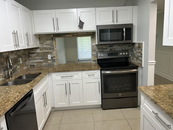 140 Lake Nancy Lane, Unit 115, West Palm Beach, FL 33411