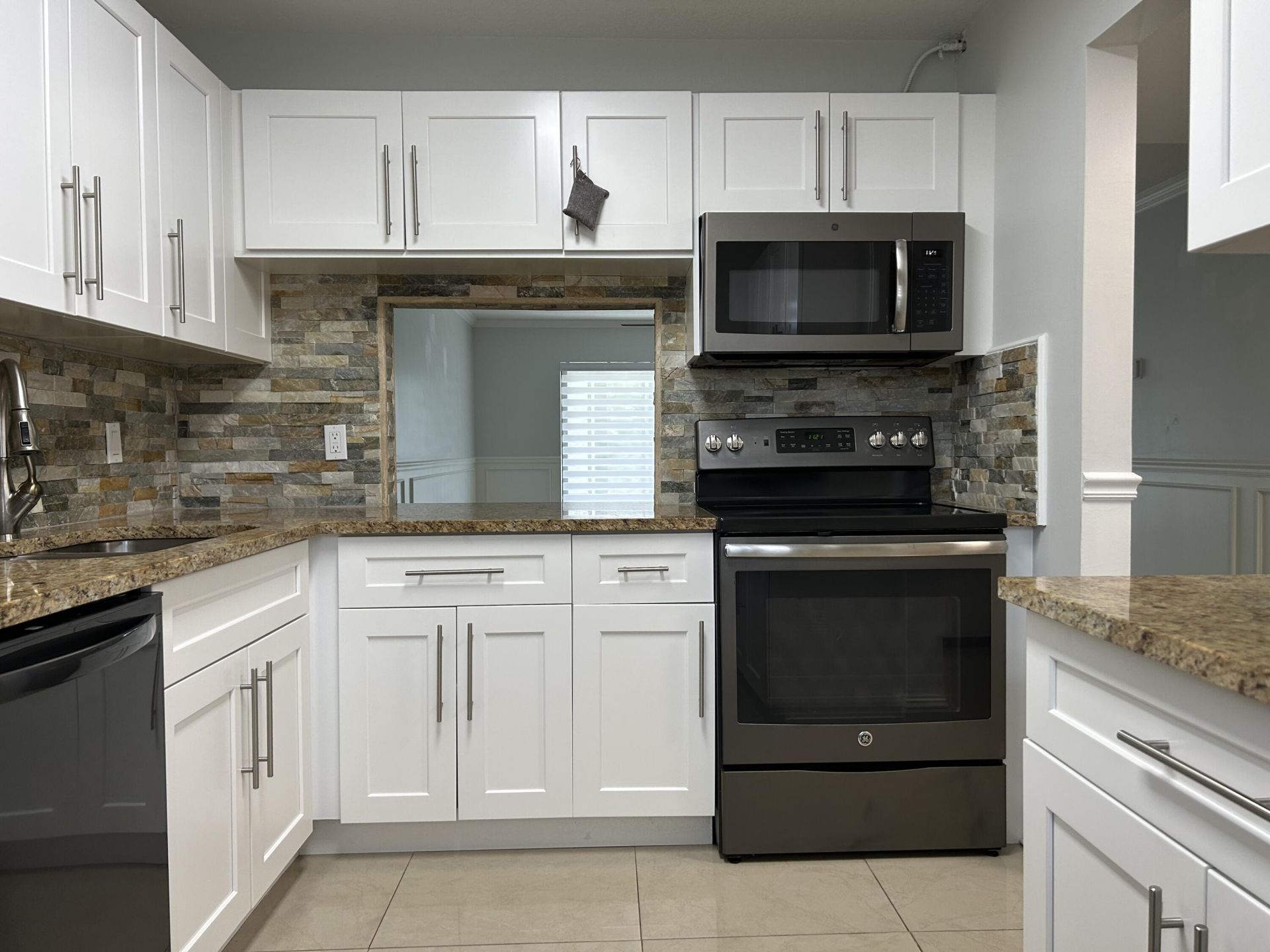 140 Lake Nancy Lane, Unit 115, West Palm Beach, FL 33411 Photo