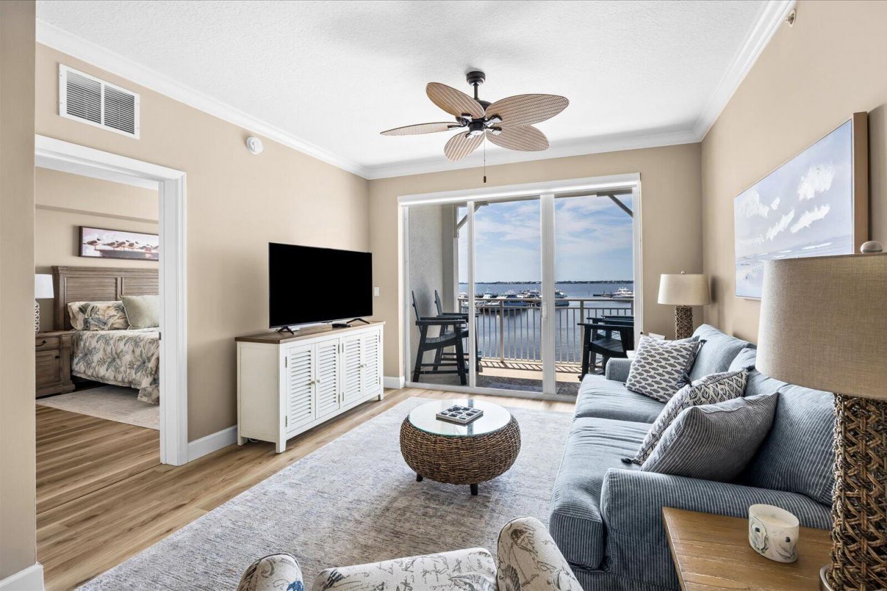 715 NW Flagler Avenue, Unit 302, Stuart, FL 34994 Photo