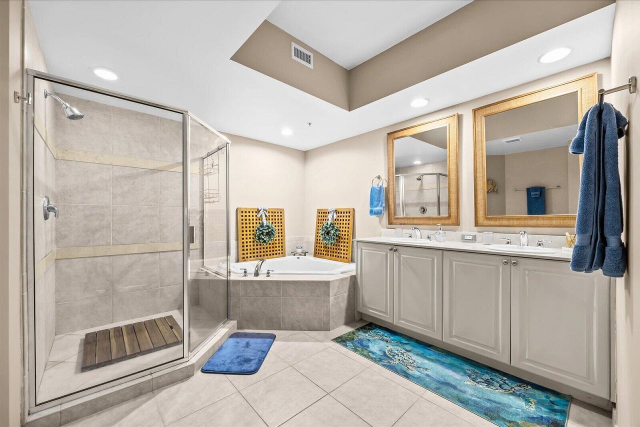 715 NW Flagler Avenue, Unit 302, Stuart, FL 34994 Photo