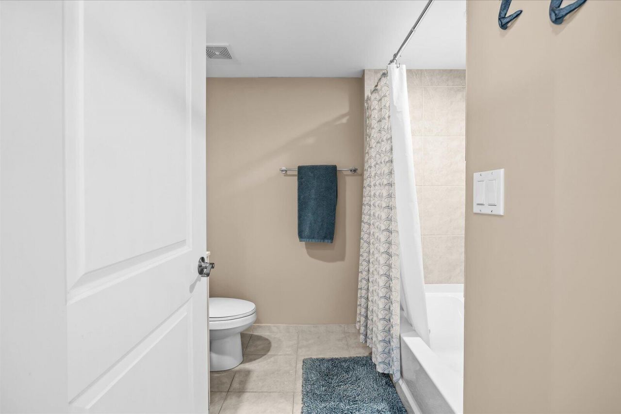 715 NW Flagler Avenue, Unit 302, Stuart, FL 34994 Photo